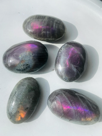 Labradorite Palmstone